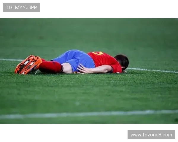 足球比赛中球员滑倒的主要原因及预防措施分析